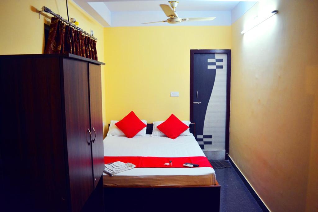 Skyline Lodge Siliguri Bagian luar foto