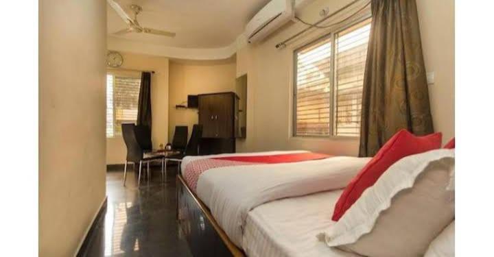 Skyline Lodge Siliguri Bagian luar foto